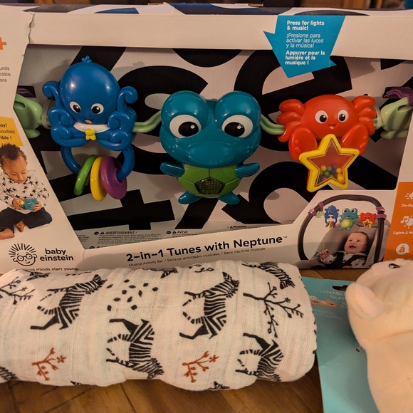 3 item baby shower gift - Picture 1 of 6